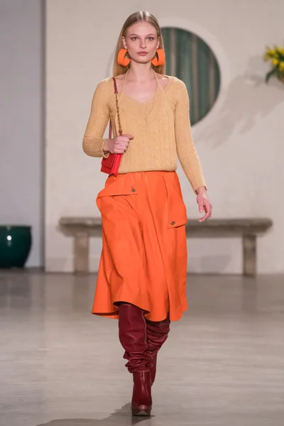 Look 5